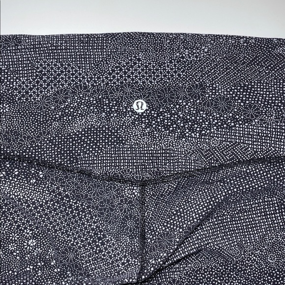 Lululemon full length leggings, black & gray print, size 6 - Picture 3 of 9